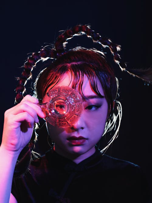 有关垂直拍摄, 握住, 杯子的免费素材图片