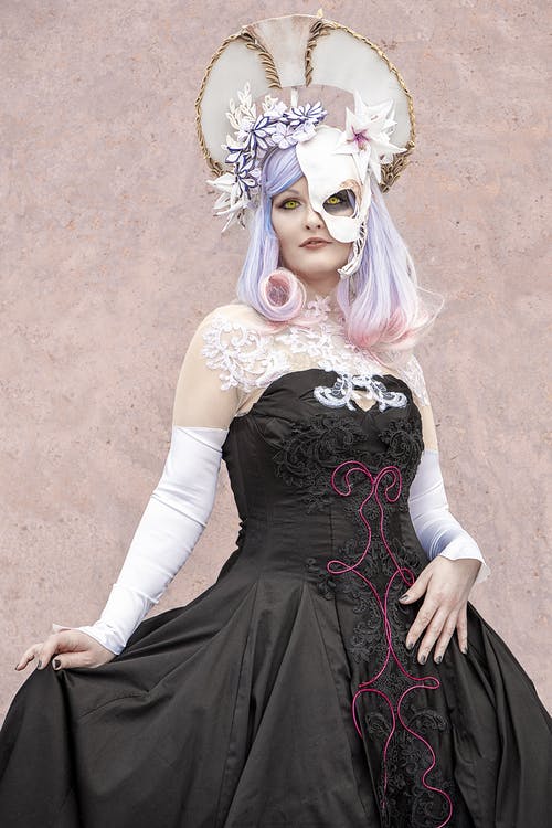 有关修剪指甲, 假发, 垂直拍摄的免费素材图片