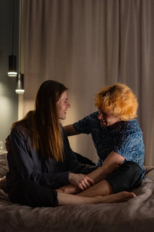 有关一对, 一起, 在家的免费素材图片