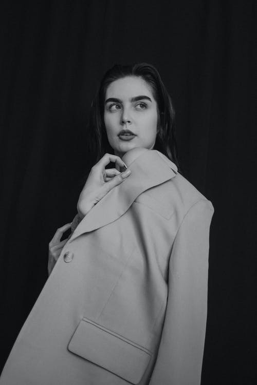 有关单色, 垂直拍摄, 大衣的免费素材图片