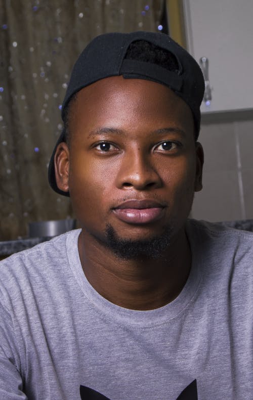 有关垂直拍摄, 年轻, 有胡子的的免费素材图片