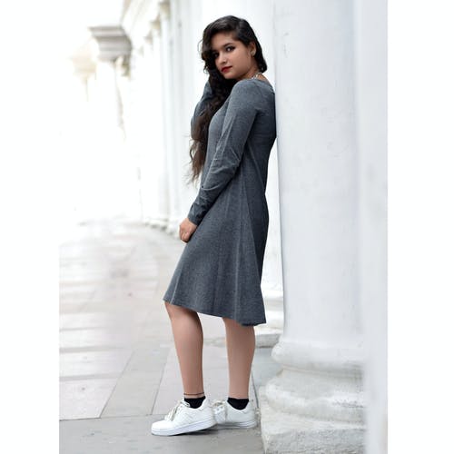 有关垂直拍摄, 女人, 摆姿势的免费素材图片