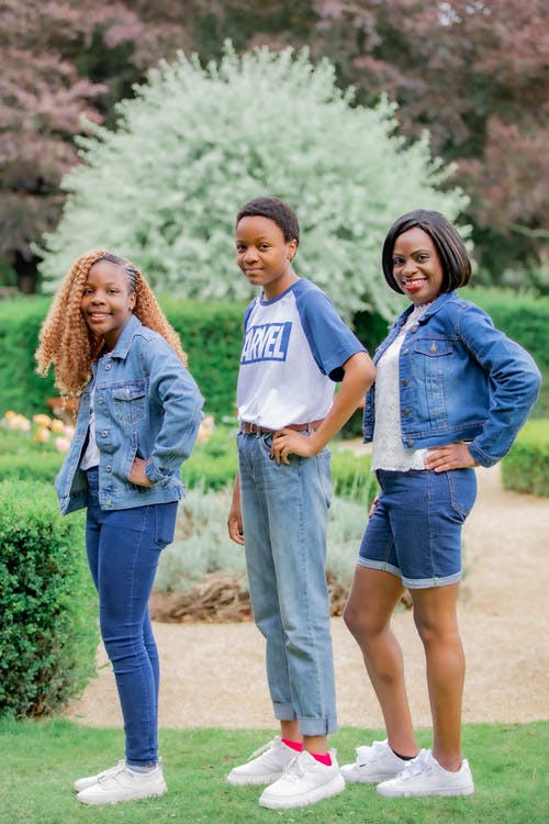 有关垂直拍摄, 家人, 微笑的免费素材图片