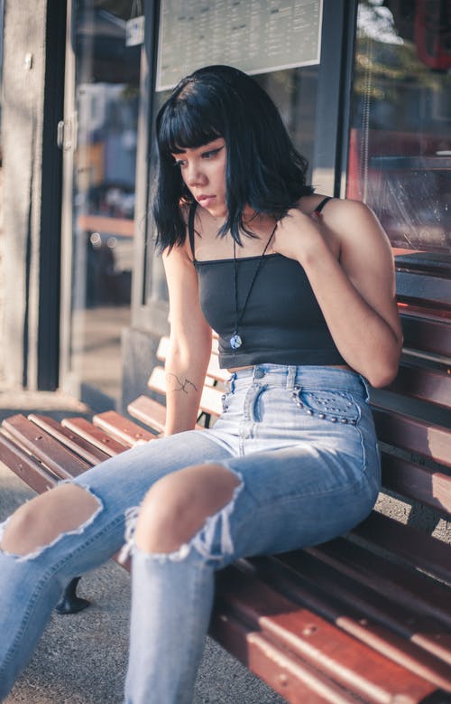 有关中空装, 坐, 垂直拍摄的免费素材图片