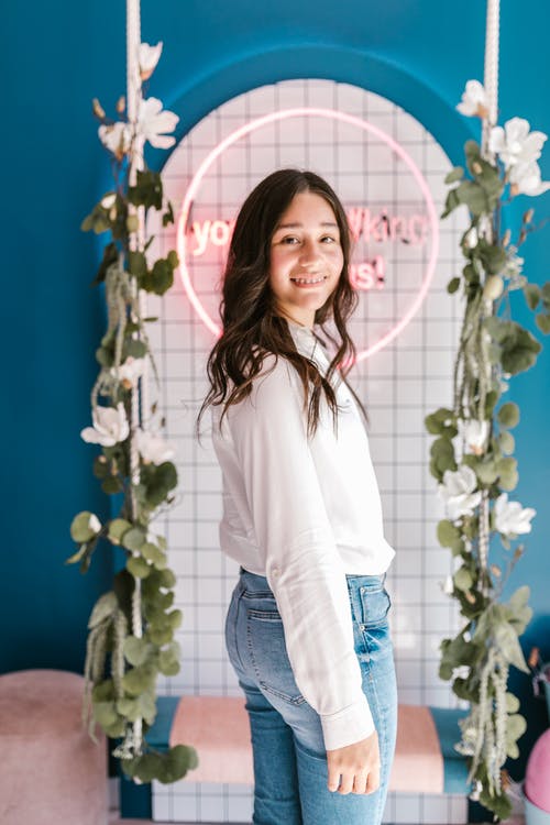 有关垂直拍摄, 女人, 室内的免费素材图片