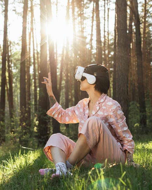 有关VR, 不露面, 举手的免费素材图片