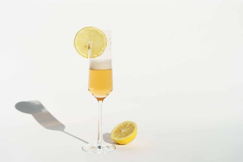 有关喝, 柠檬, 烈酒的免费素材图片
