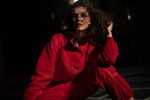 有关人, 夹克, 晚上的时间的免费素材图片