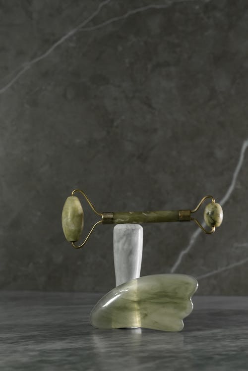 有关大理石表面, 梳妆, 玉轮的免费素材图片