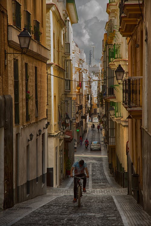 有关圆石, 城市, 巷弄的免费素材图片