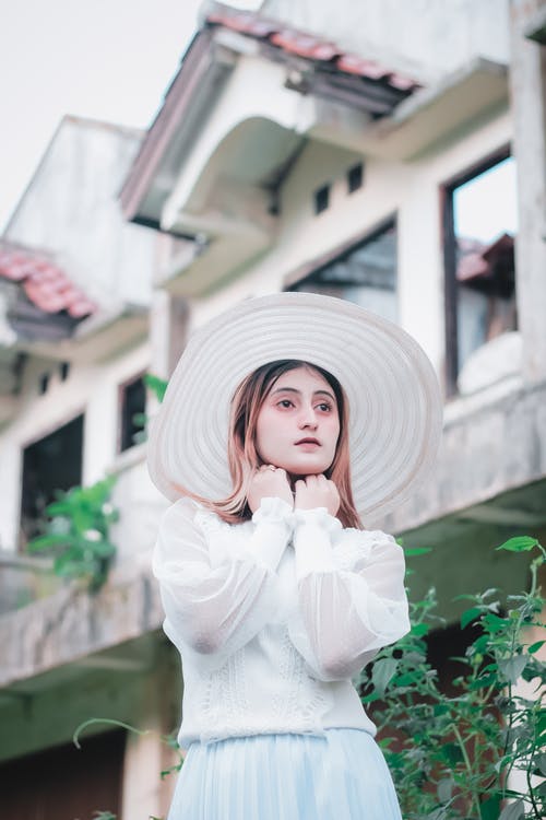 有关优雅, 垂直拍摄, 女人的免费素材图片