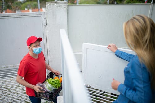 有关冠状病毒, 塑料周转箱, 帽子的免费素材图片