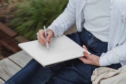 绘制艺术品的人 · 免费素材图片