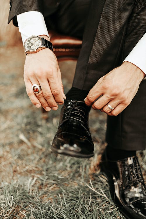 有关垂直拍摄, 戒指, 手的免费素材图片