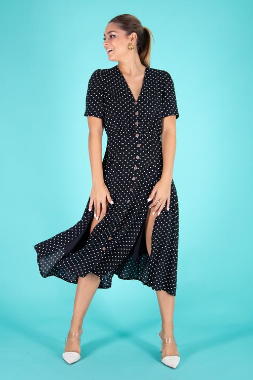 有关圓點連衣裙, 垂直的, 女人的免费素材图片