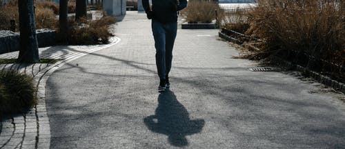 有关不露面, 人, 人行道的免费素材图片