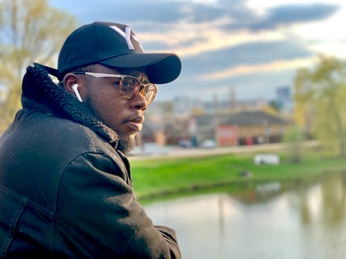 有关人, 严肃, 夹克的免费素材图片