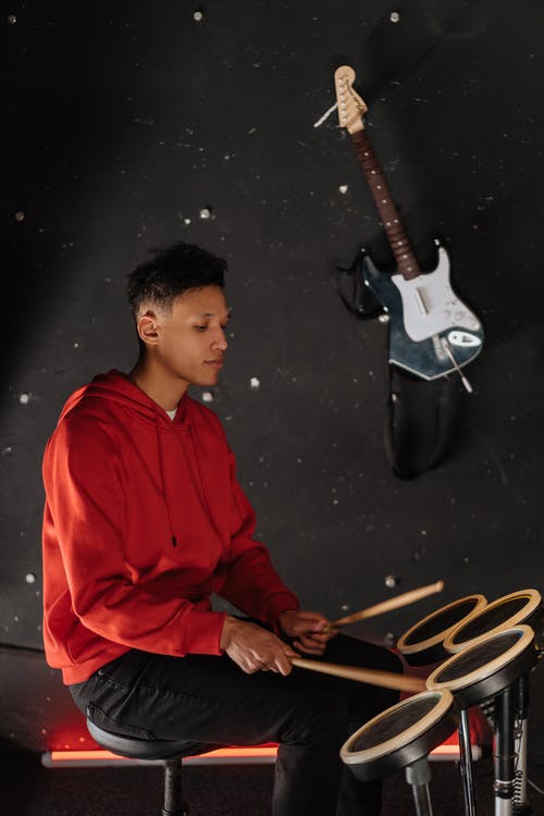 有关人, 吉他, 年轻的免费素材图片