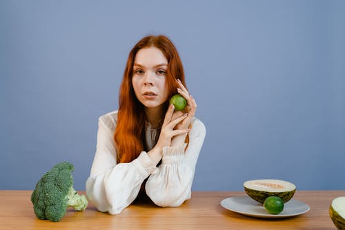 有关健康食品, 哈密瓜, 女人的免费素材图片