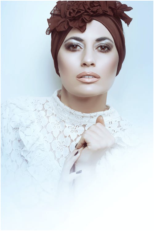 有关垂直拍摄, 头饰, 女人的免费素材图片