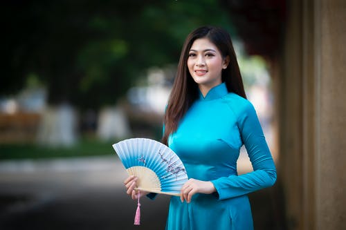 有关優雅, 光鮮亮麗, 垂直拍摄的免费素材图片