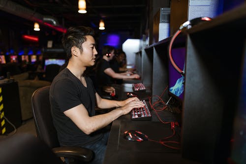 有关人, 坐, 娱乐的免费素材图片