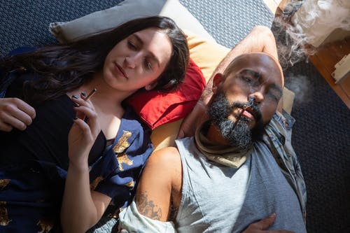 有关一對, 人, 休闲毒品的免费素材图片