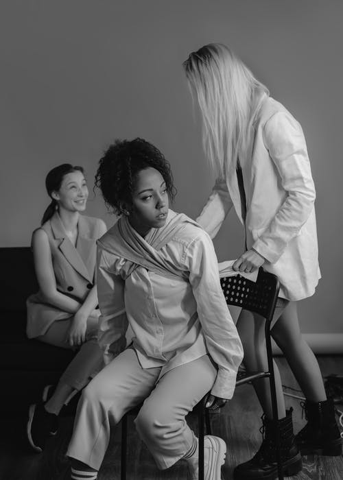 有关区别, 受害者, 坐的免费素材图片