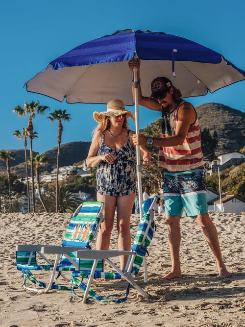 有关一对, 丘陵, 中年的免费素材图片