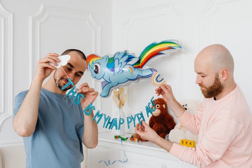 有关创造力, 圆领t恤, 室内的免费素材图片