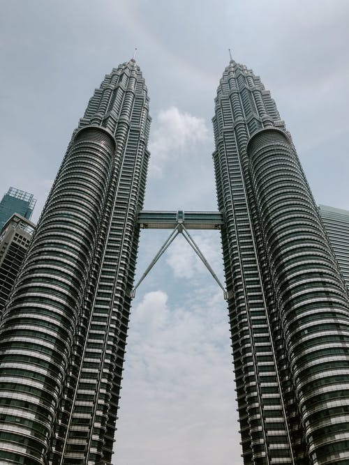 有关上升, 中央, 从下面的免费素材图片