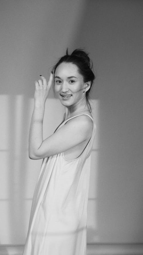 有关垂直拍摄, 摆姿势, 漂亮的免费素材图片