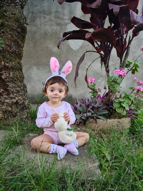 有关兒童, 兔子, 兔子耳朵的免费素材图片
