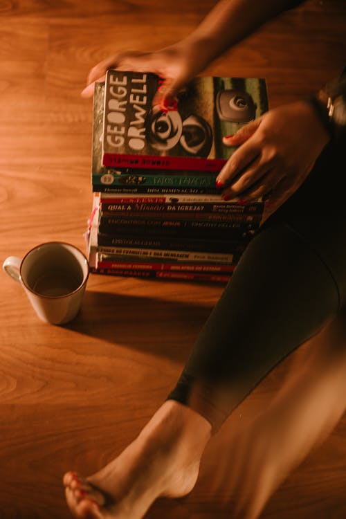 有关喜怒无常, 图书, 垂直拍摄的免费素材图片