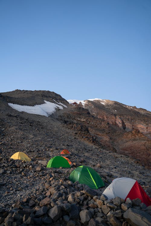 有关冒险, 垂直拍摄, 娱乐的免费素材图片