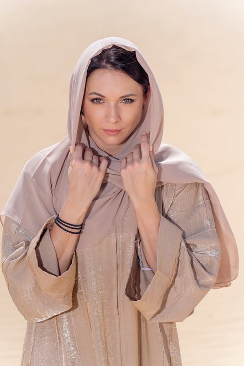 有关人, 垂直拍摄, 女人的免费素材图片