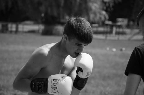 有关人, 半裸, 单色的免费素材图片