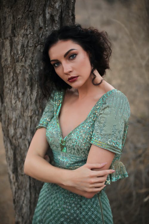 有关倚, 垂直拍摄, 女人的免费素材图片