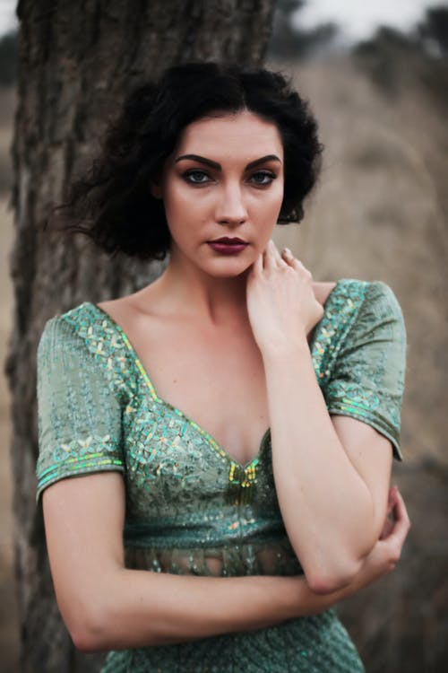 有关垂直拍摄, 女人, 摆姿势的免费素材图片