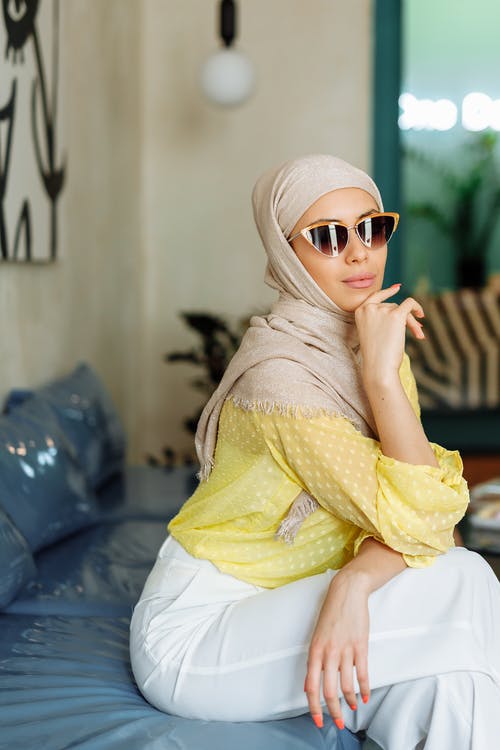 有关垂直拍摄, 墨鏡, 女人的免费素材图片