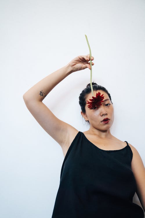 有关亚洲美女, 握住, 模特儿的免费素材图片