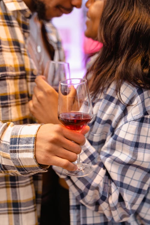 有关一对, 一杯酒, 一起的免费素材图片