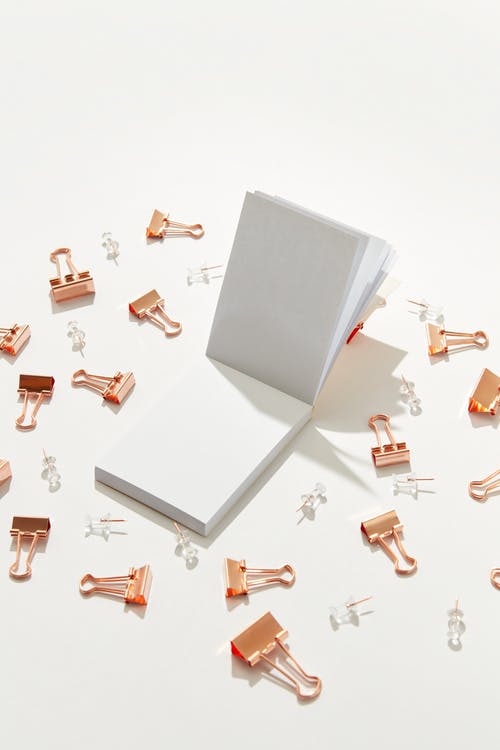 有关包围, 垂直拍摄, 活页夹的免费素材图片