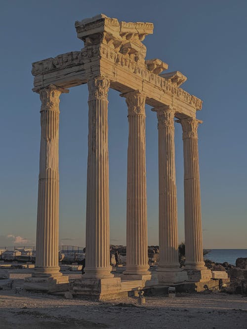 有关古罗马建筑, 垂直拍摄, 支柱的免费素材图片