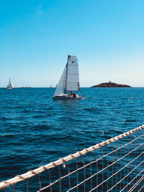 有关垂直拍摄, 帆船, 户外的免费素材图片