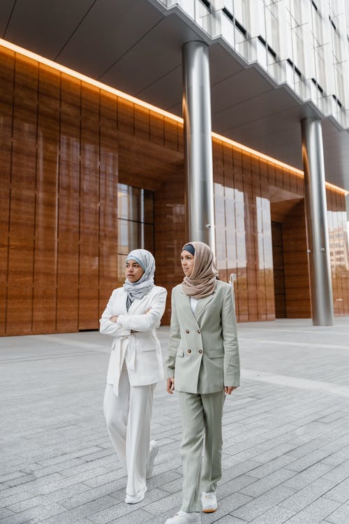 有关垂直拍摄, 大衣, 户外的免费素材图片