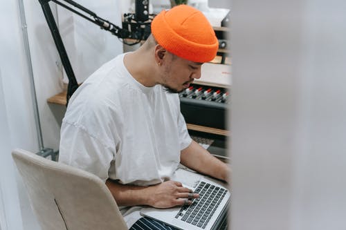 有关互联网, 人, 侧面轮廓的免费素材图片