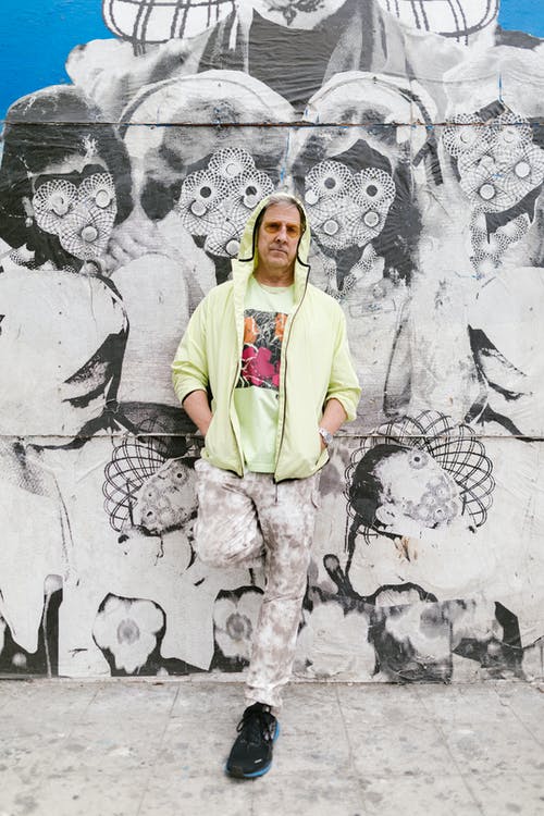 有关人, 倚, 垂直拍摄的免费素材图片