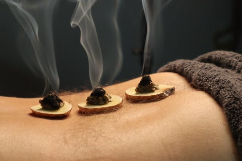 有关光秃秃的, 姜灸, 抽烟的免费素材图片