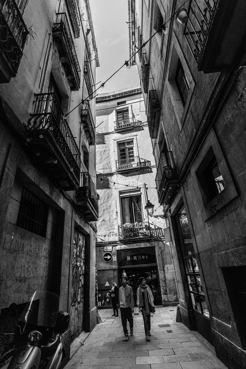 有关人, 垂直拍摄, 巷弄的免费素材图片